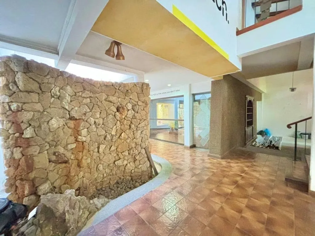 Casa con Uso de Suelo Mixto en Nunciatura - Ideal para Oficina o Residencia
