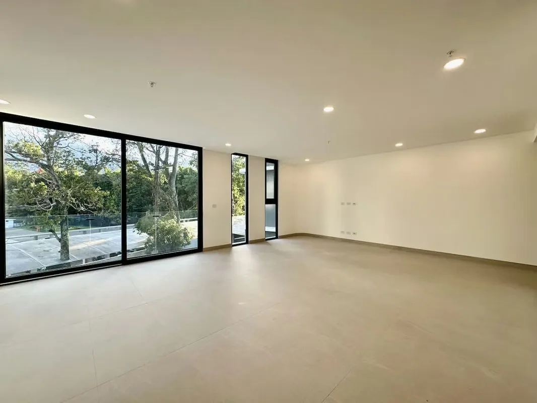 Apartamento de lujo estilo europeo en Laureles, Escazú
