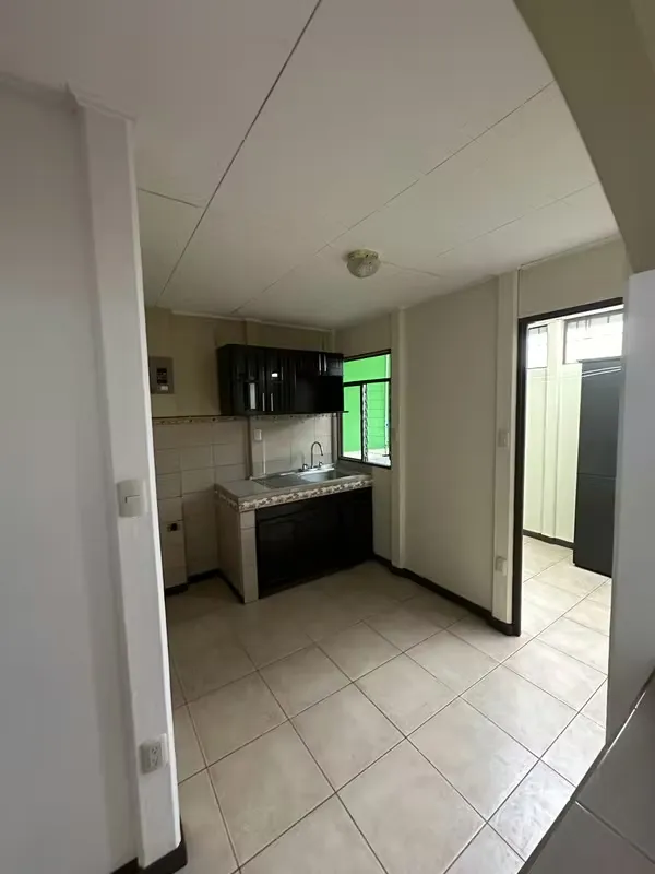 Se alquila apartamento en San Luis de Santo Domingo, Heredia. Zona tranquila, segura y con fácil acceso a Santo Domingo, Heredia, Coronado, Moravia. — photo 4