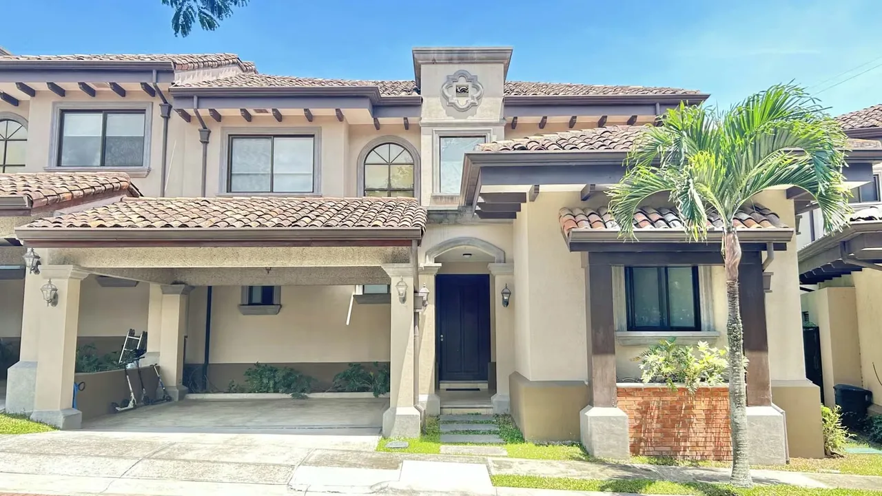 ¡Hermoso Condominio en Venta en Guachipelín Norte de Escazú!
