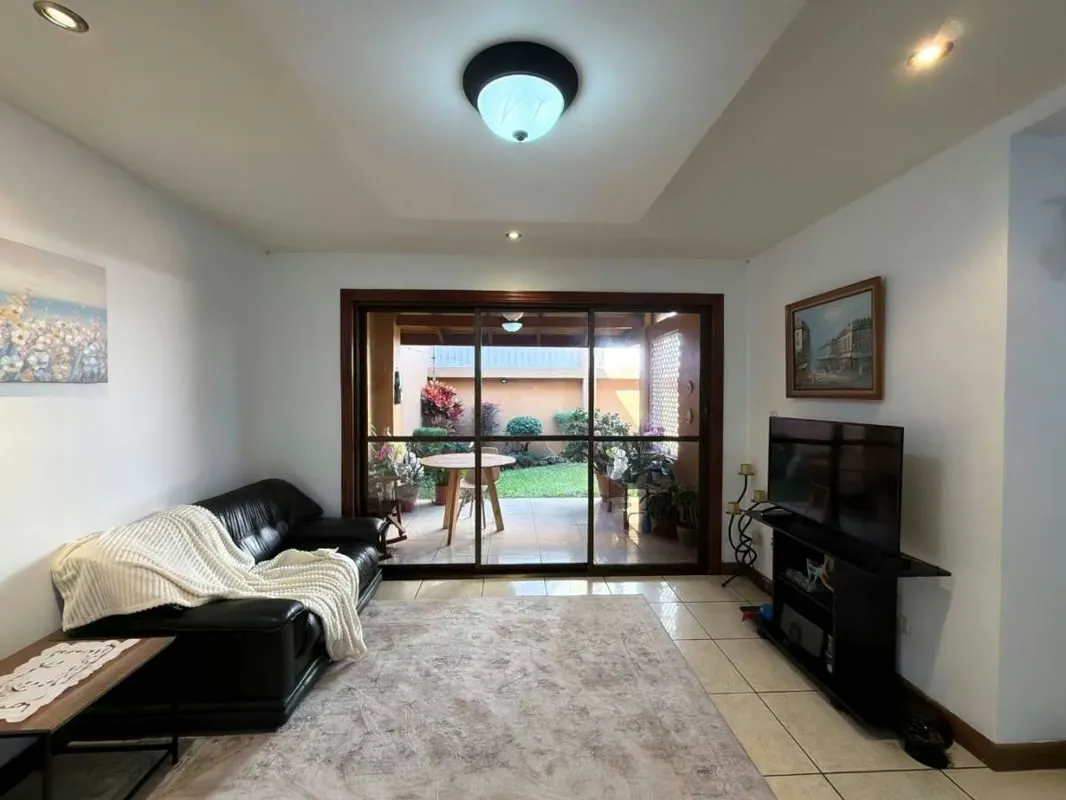 Venta de casa independiente en Llorente de Tibás