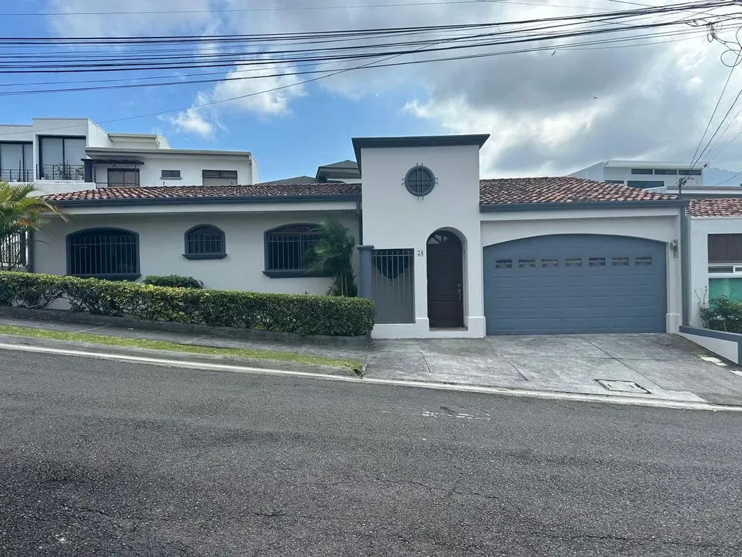 House for rent with option to buy (rental only) Praderas del Sol Residential, Pozos, Santa Ana