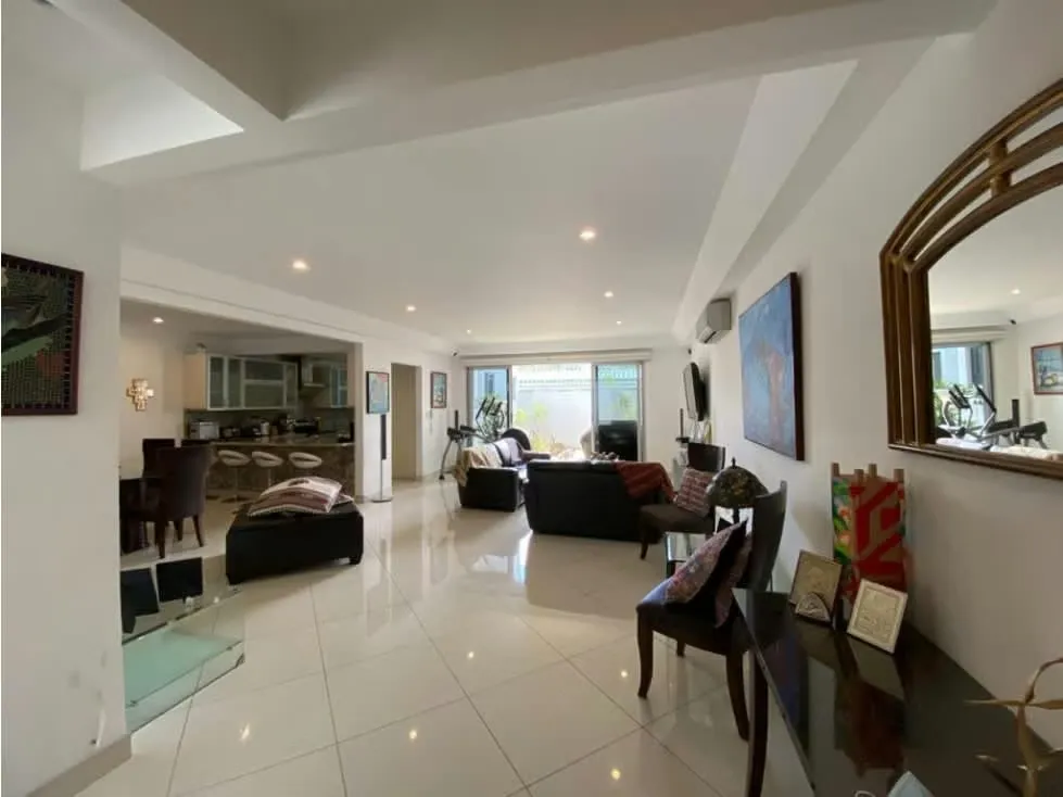 ESCAZU. ALQUILER Casa en condominio. Finísimas acabados