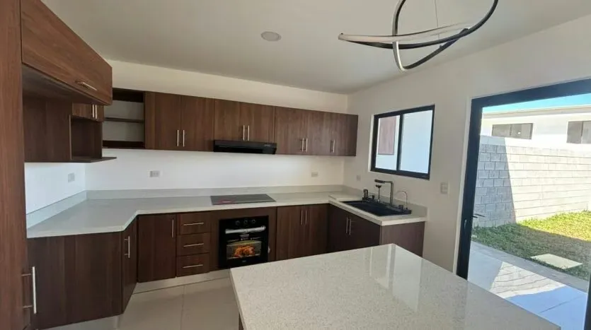 Spectacular Homes for Sale – Gated Community in Agua Caliente de Cartago