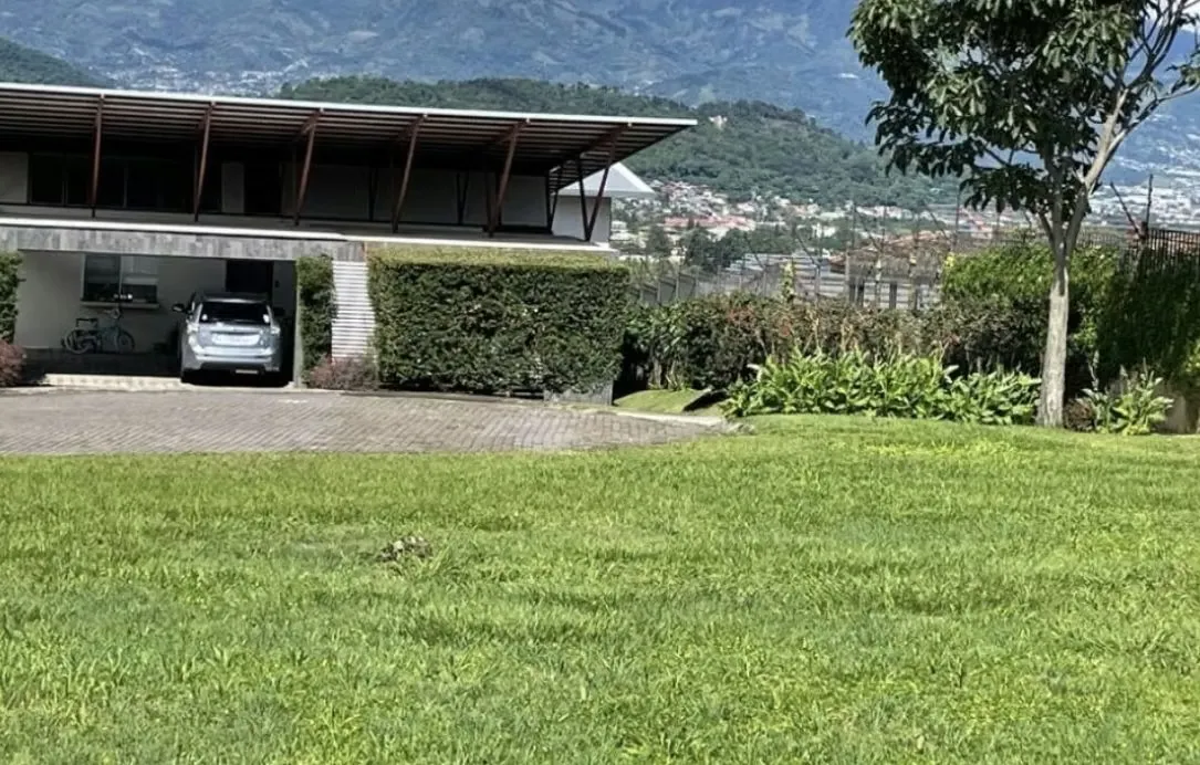 Lote en condominio Colinas de Montealegre