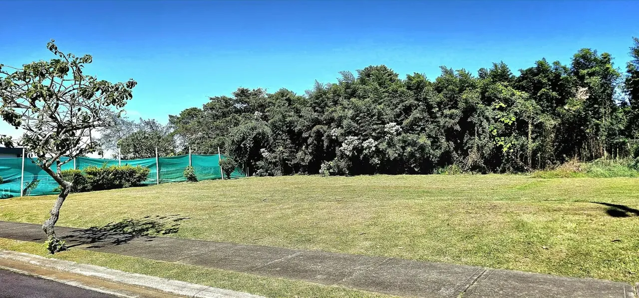 Lot for sale in Coronado. 5 minutes from downtown. Gated community.