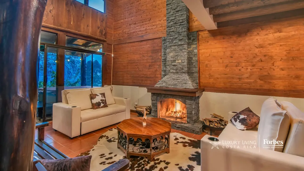 Chalet Among the Clouds is a retreat where nature, peace, and serenity come together to offer you a unique experience. Just 30 minutes from San José, this ...