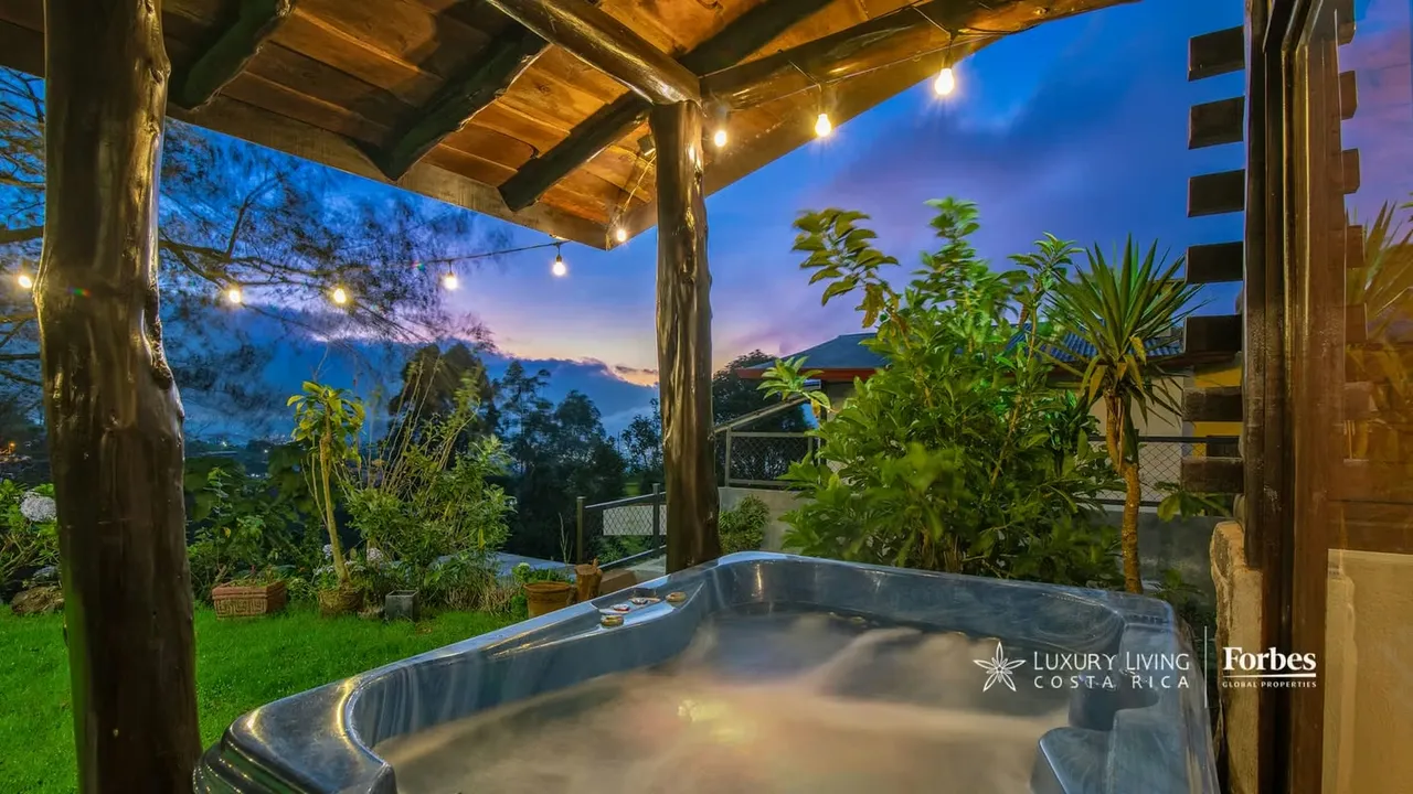 Chalet Among the Clouds is a retreat where nature, peace, and serenity come together to offer you a unique experience. Just 30 minutes from San José, this ... — photo 5