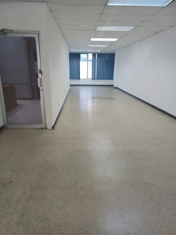 Se alquila amplio local comercial ubicado en el tercer piso en San José Centro, a pocos metros del automercado. El espacio cuenta con 170 metros cuadrados, ideal para salas de ... — photo 5