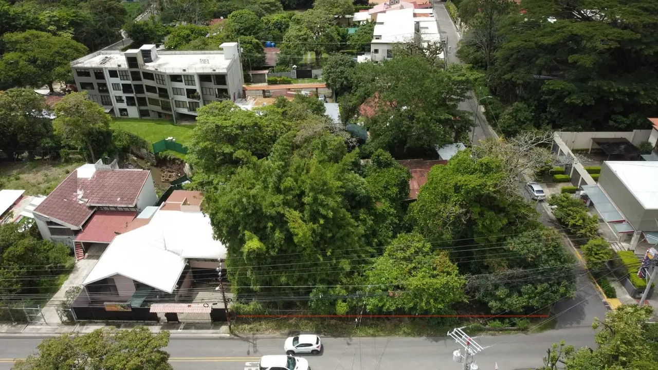 1,152 m² (639 m² utilizables para construcción)
