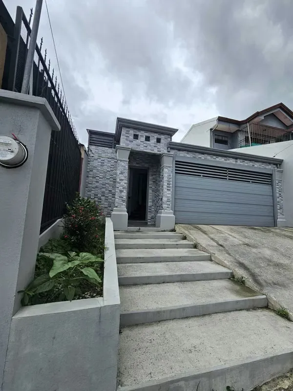 VENTA DE HERMOSA CASA EN MERCEDES NORTE, HEREDIA
