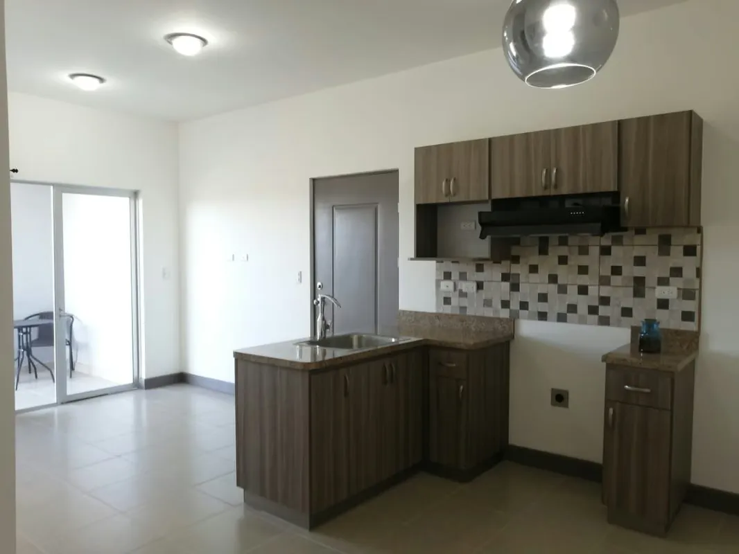 Alquiler de apartamento ubicado en San Pablo de Heredia, por calle la Quintana, cerca de super mercados, restaurantes, fácil acceso a bancos y comercio en general, a menos de 10 ... — photo 2