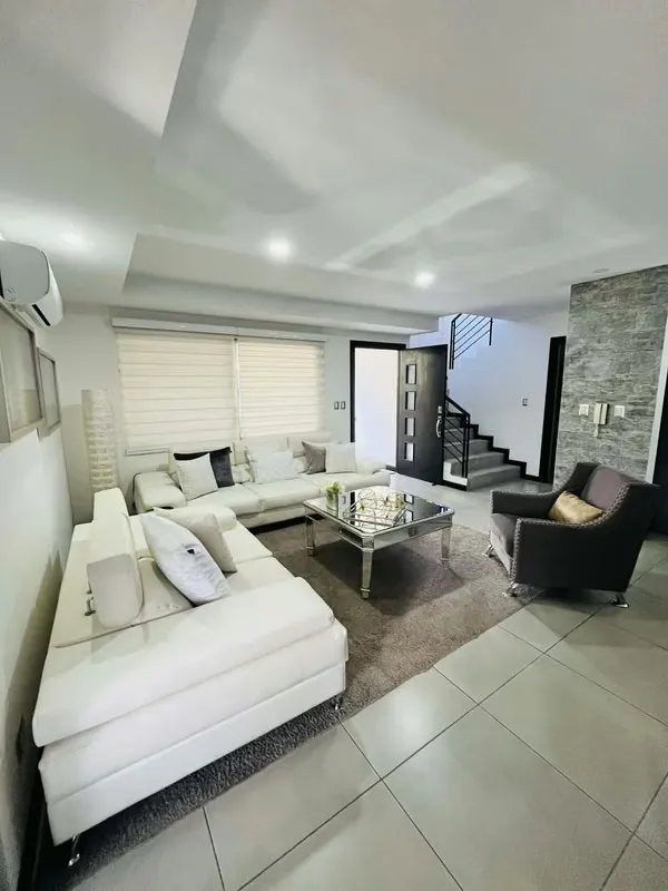 Alquilo Casa en Condo Santa Ana Amueblada SS