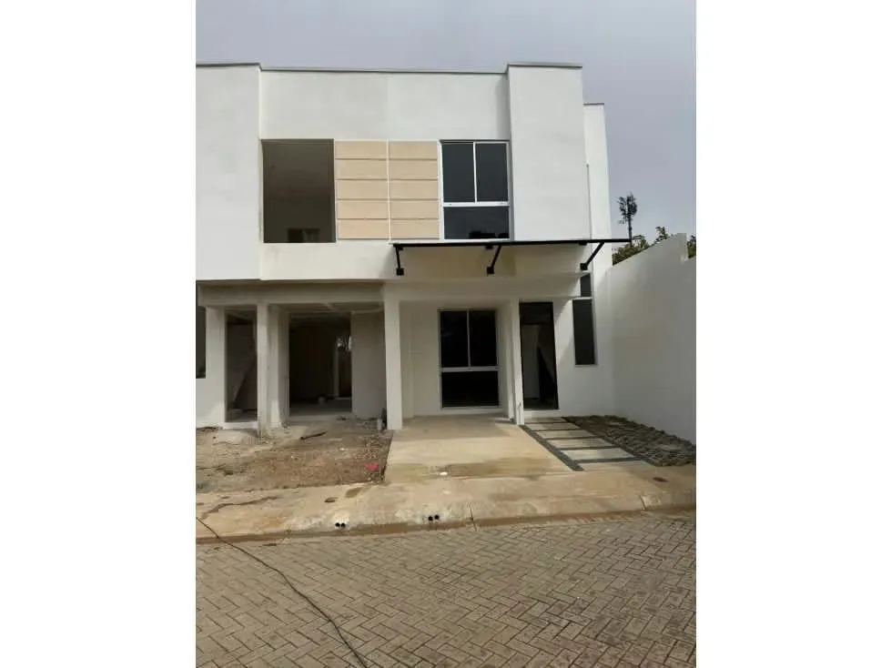 Desde los 72 millones de colonesVivir en este proyecto residencial en San Rafael es elegir un estilo de vida donde la tranquilidad, la comodidad y la buena ...
