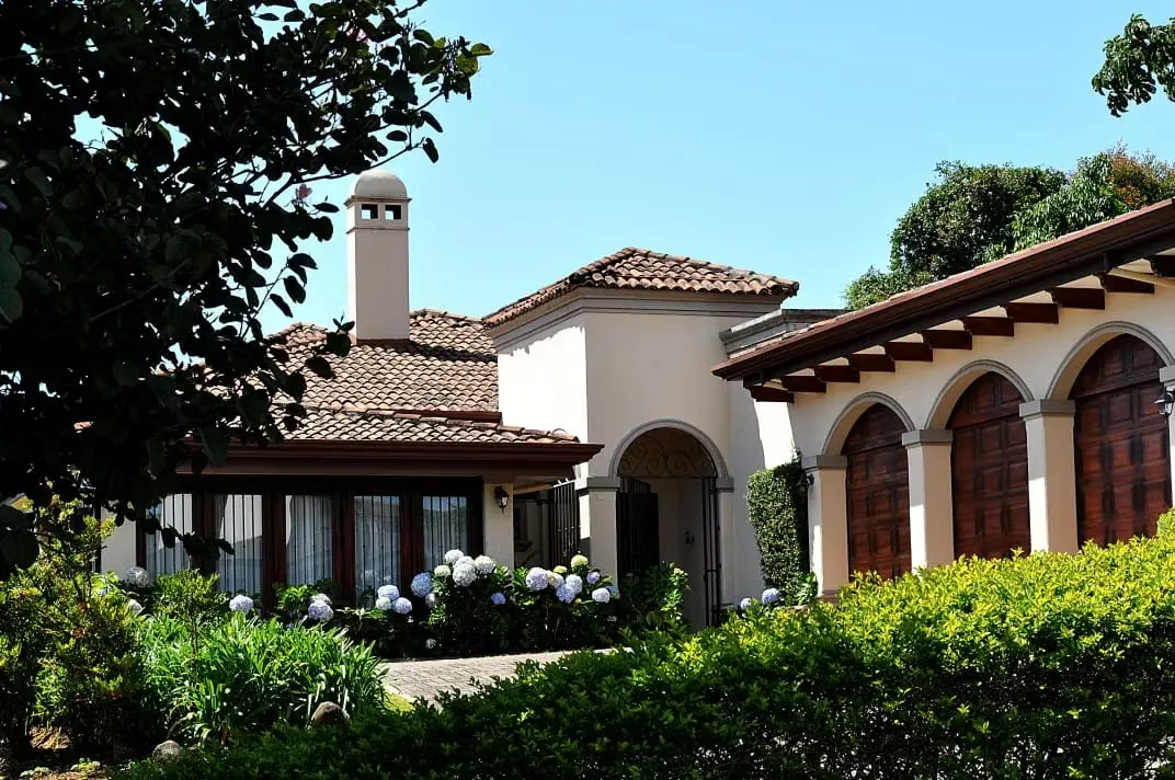 Venta de Hermosa Propiedad en Residencial Colinas de Montealegre