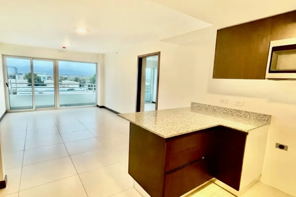 For sale 2 bedroom apartment in 6th floor in Los Yoses