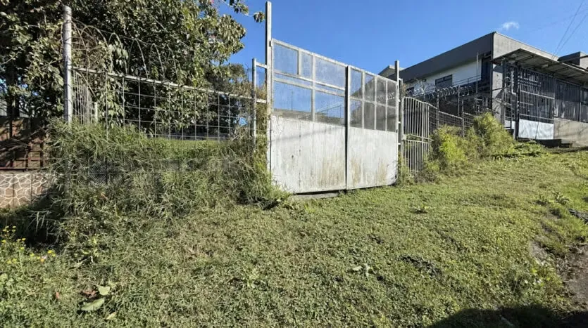 Flat Lot for Sale in a Beautiful Area — photo 4