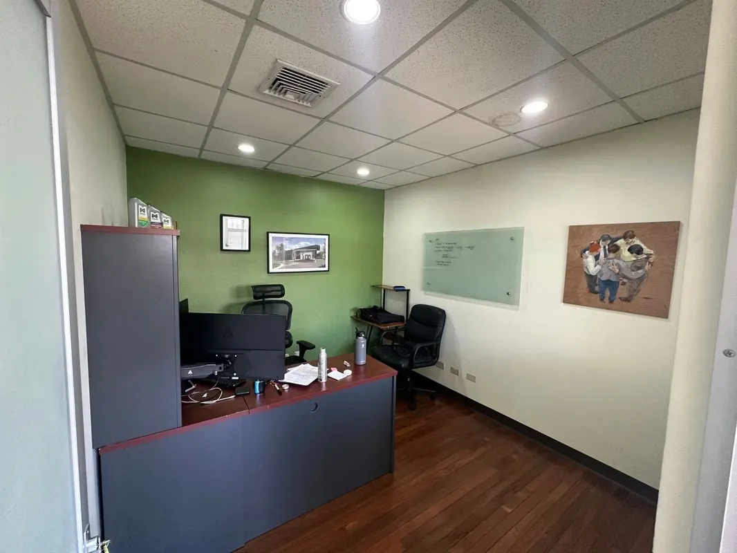 Ideal para empresas que requieran operaciones y oficinas en el mismo lugar — photo 2