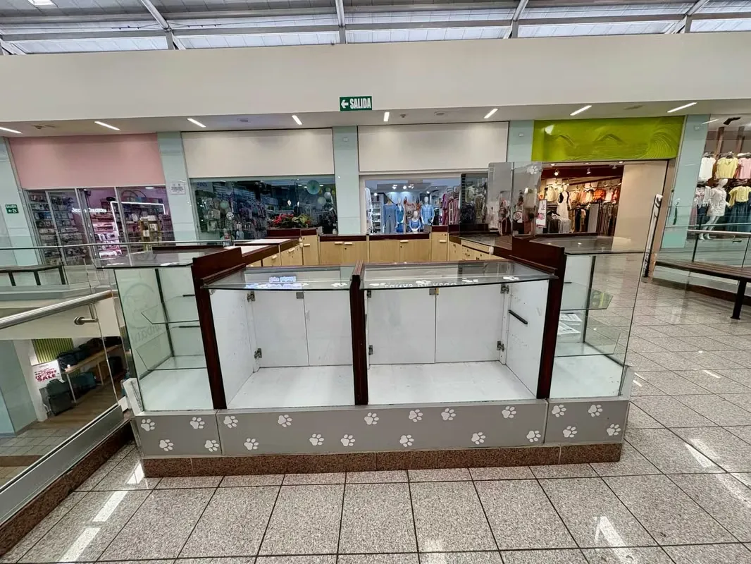 Kiosk for Rent 6 m² in Shopping Center in Heredia