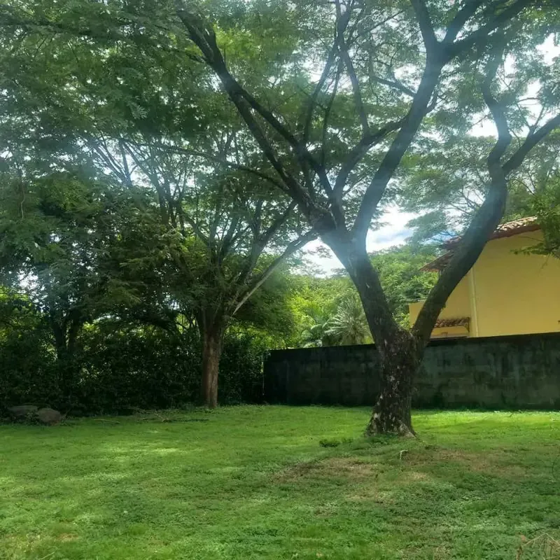 Lote de primera en Surfside, a solo unos pasos de la playa Potrero