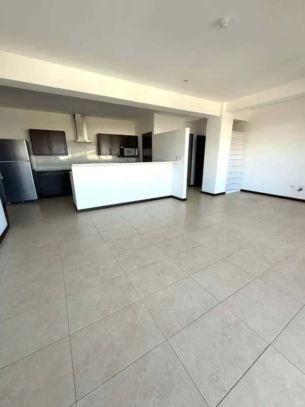 SE ALQUILA hermoso apartamento en Condominio Eurohabitat, en San Antonio de Escazú.