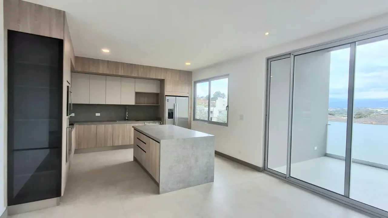 Exclusivo Apartamento de Lujo 3 Dormitorios 202 m2 en Guachipelín de Escazu