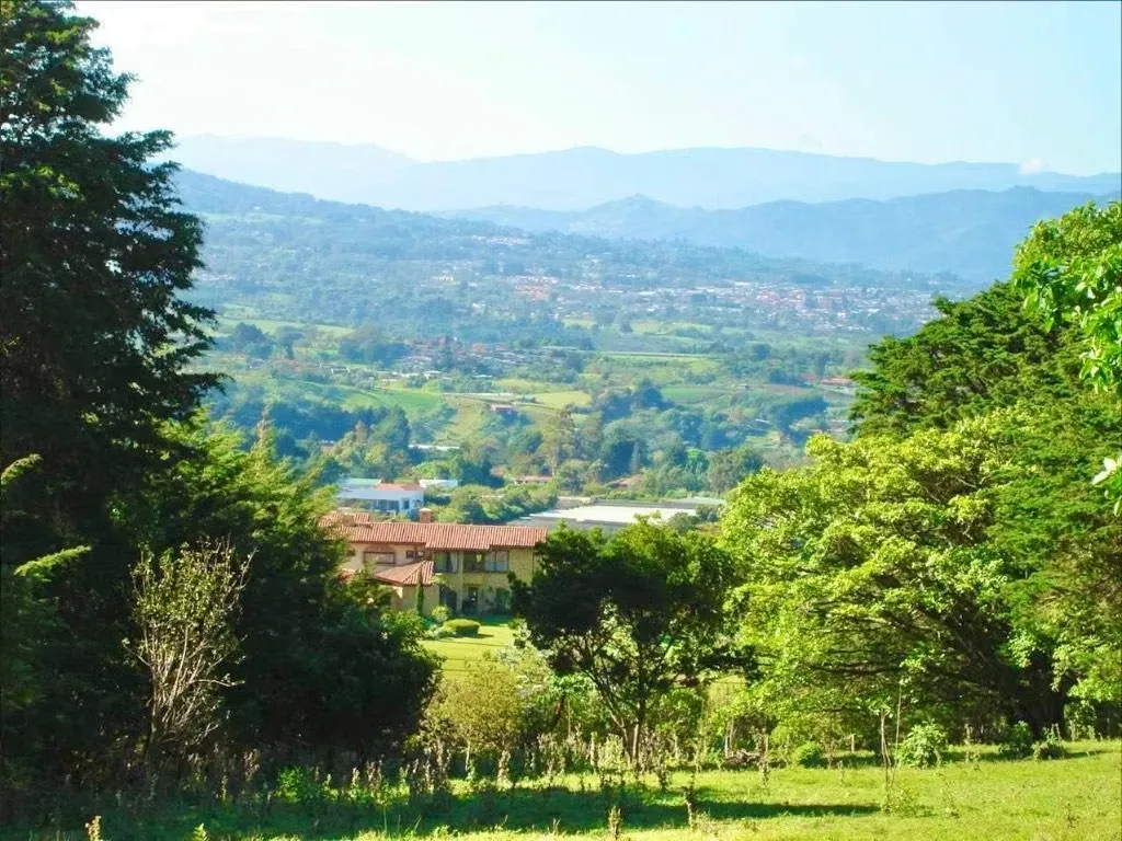 FINCA EN VENTA | SAN ISIDRO DE HEREDIA, COSTA RICA