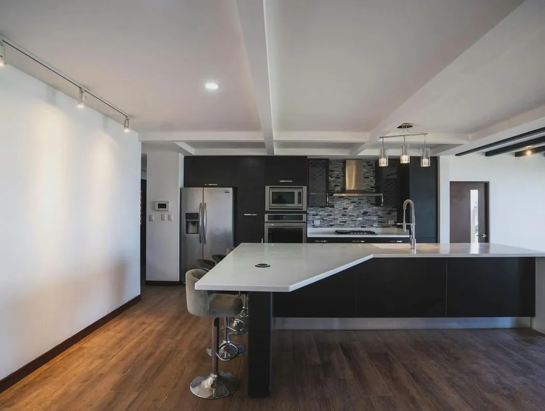 Impressive modern-style residence located in one of the most exclusive areas of Piedades de Santa Ana, featuring spectacular views ...