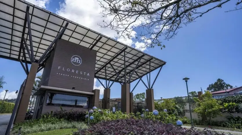 Home for Sale in Condominio La Floresta — photo 2