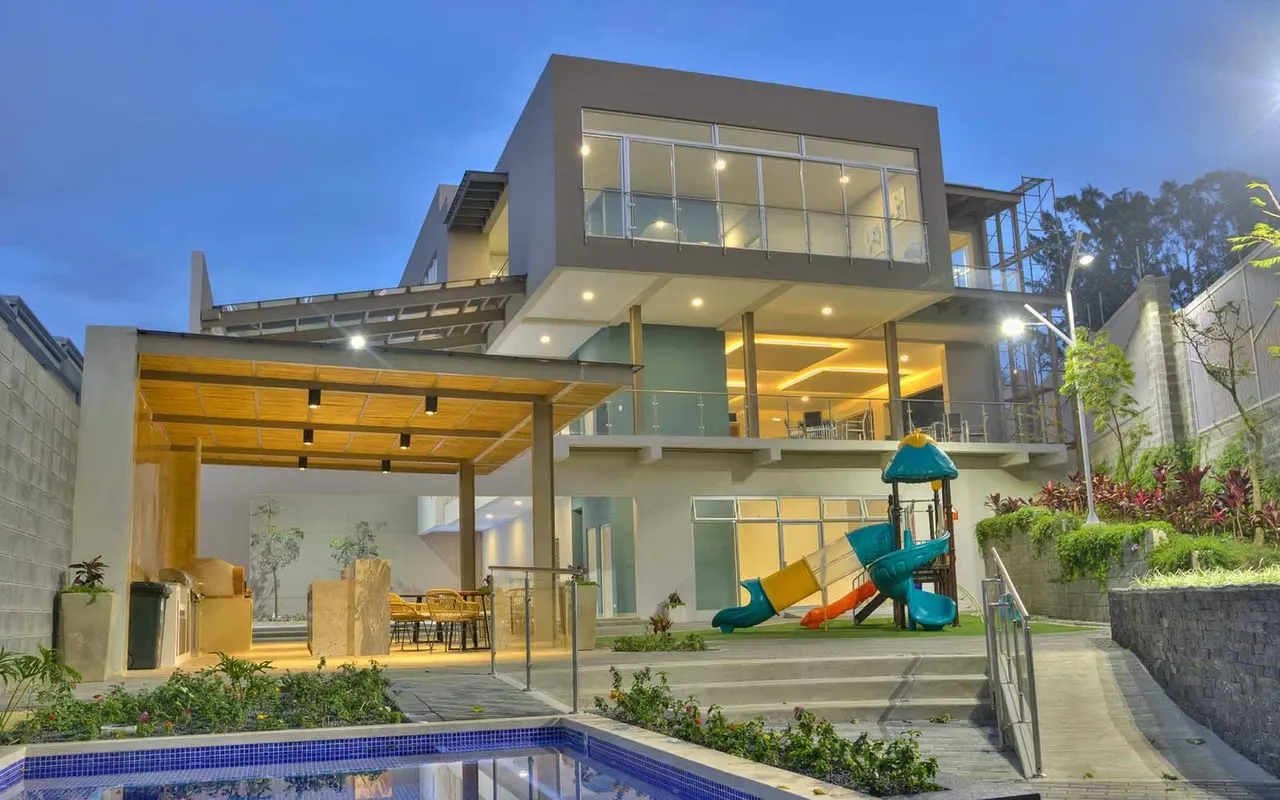 El Condominio cuenta con múltiples áreas comunes y amenidades: