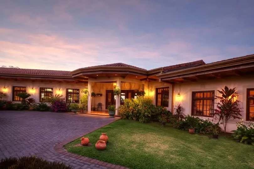 Experience the ultimate Costa Rican lifestyle at Pura Vida Gardens. This breathtaking 11.3-acre (45,695 m²) estate in Sabanilla, Alajuela, seamlessly blends sophisticated modern ...