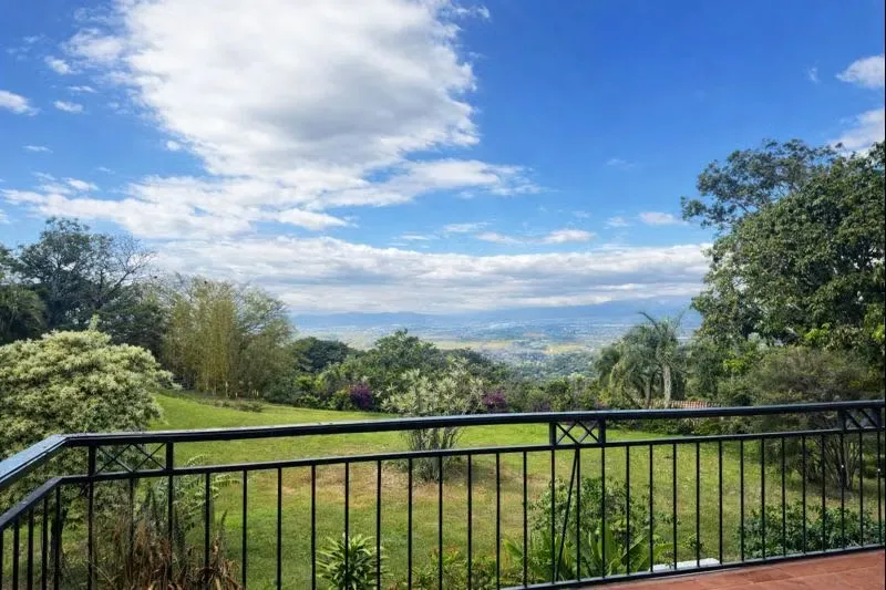 INDEPENDENT HOUSE FOR RENT IN PIEDADES DE SANTA ANA*
