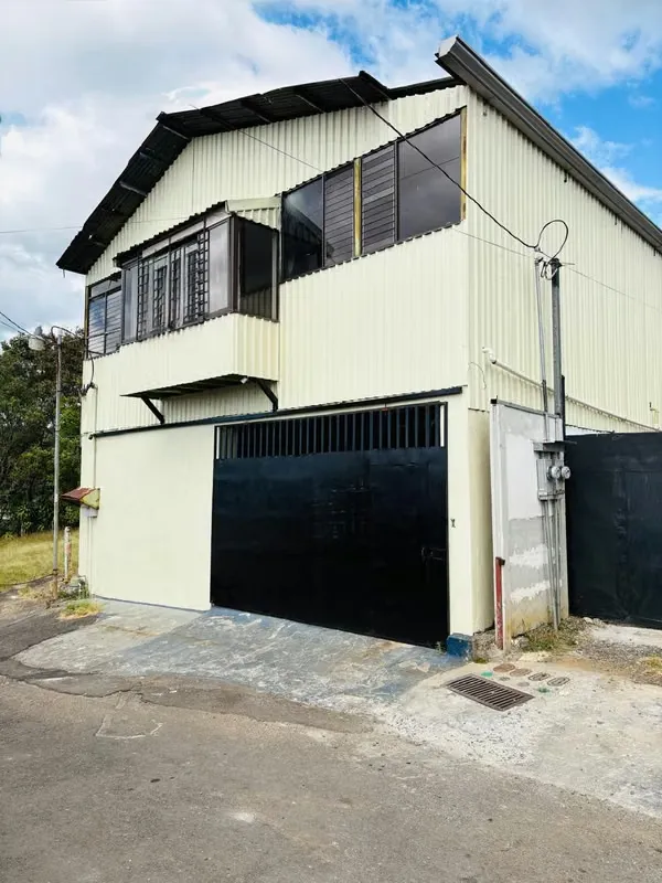 BODEGA CON APARTAMENTO Y OFICINAS EN VENTA, ALAJUELA, GRECIA