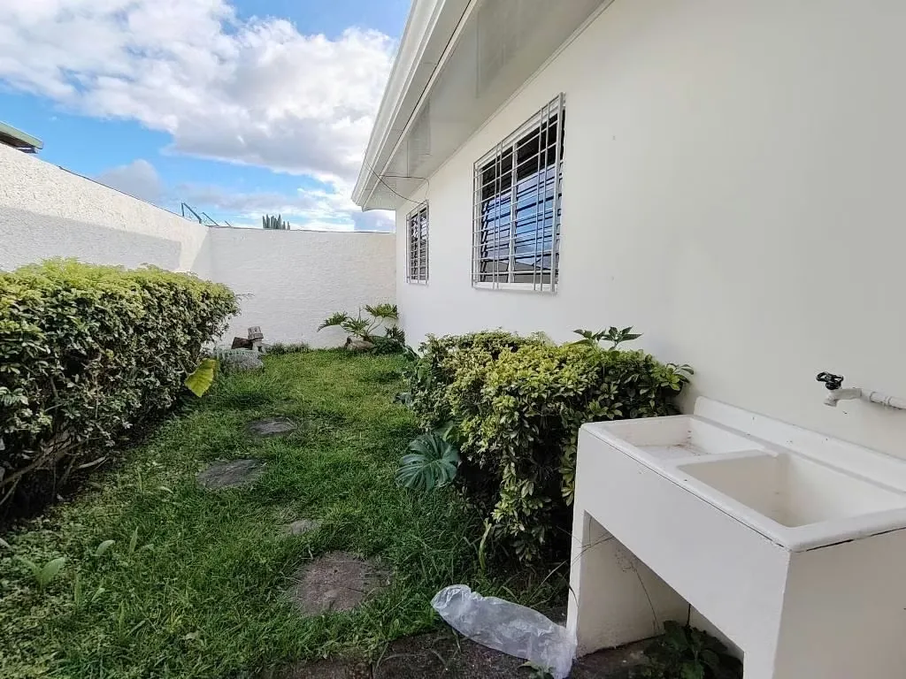 Casa Independiente en Alquiler – San Pedro (Uso Mixto)