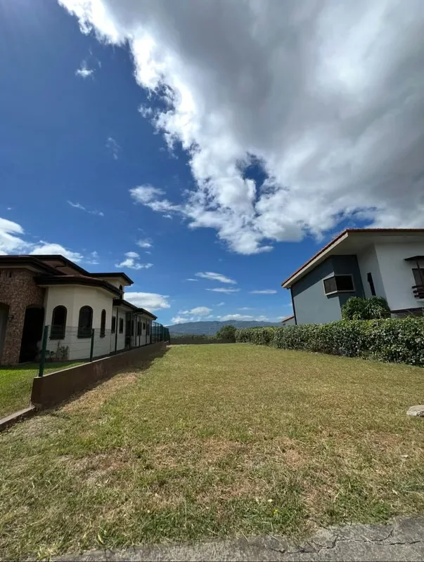 BEAUTIFUL LOT FOR SALE WITH MOUNTAIN VIEWS IN CONDOMINIUM, LA GUACIMA