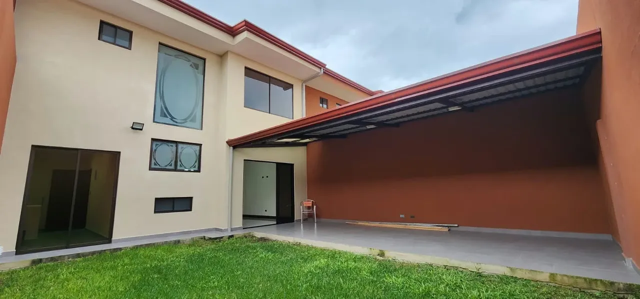 Nuevo modelo y ultimas Unidades Condominio Trival, FINANCIAMIENTO 100% para estrenar a la venta en San Antonio de Coronado. Casas 100% en concreto construidas en dos niveles Terreno de ...