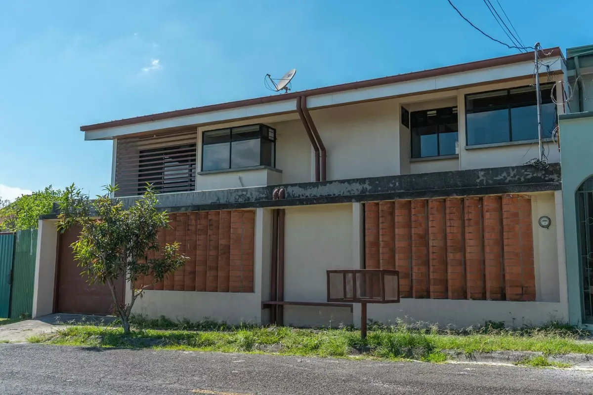 House for Sale in Residencial Cozumel – San Rafael, Heredia