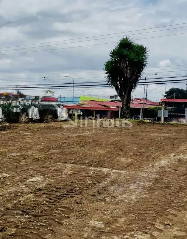 Venta de lote plano con suelo de uso residencial ubicado sobre calle principal en el Carmen de Guadalupe. Cuenta con servicios públicos. Ideal para construcciòn de vivienda. De ... — photo 2