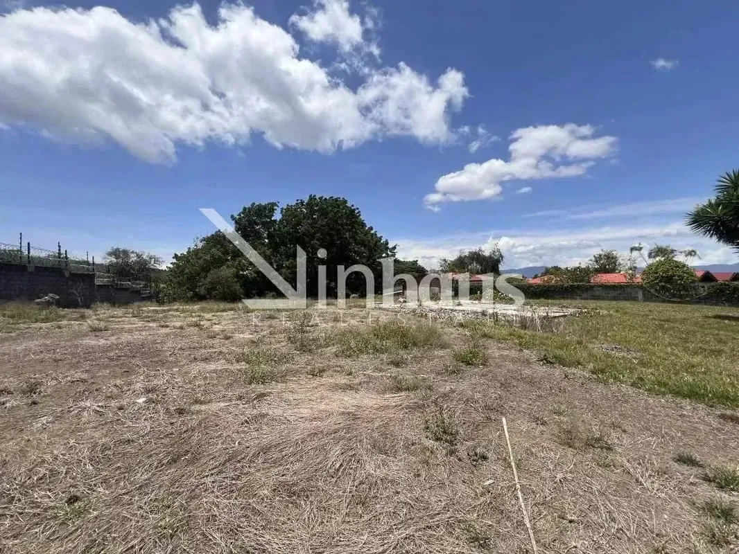 Venta de lote plano con suelo de uso residencial ubicado sobre calle principal en el Carmen de Guadalupe. Cuenta con servicios públicos. Ideal para construcciòn de vivienda. De ... — photo 3