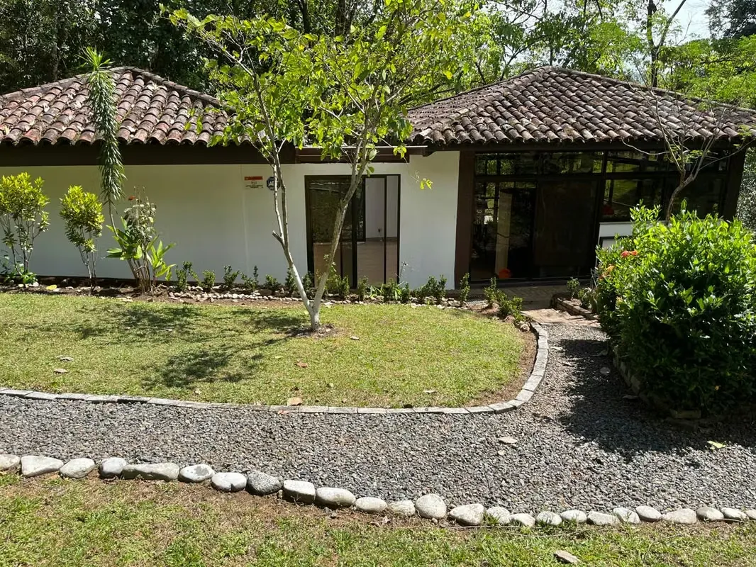 Se renta hermosa propiedad residencial en San Mateo Orotina