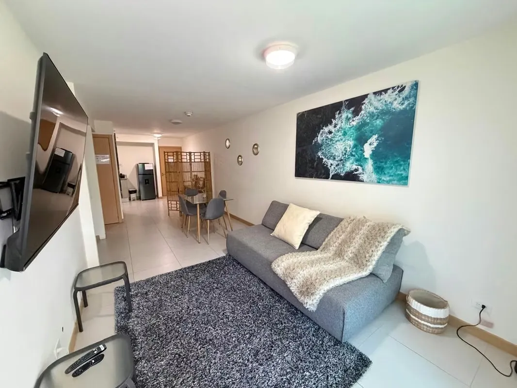This modern and cozy 61 m² apartment, located on the 5th floor of Tower A of the renowned Torres de Heredia condominium, in Barreal de Heredia, is much more than a property: it is a ...