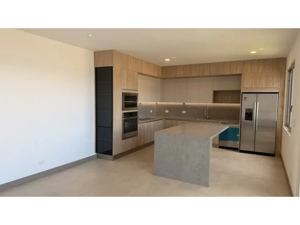 ¡Alquiler! Lujoso Apartamento en Condominio | Guachipelin, Escazú