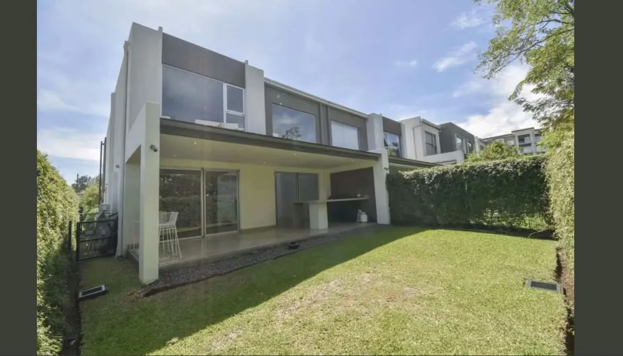 Casas en San Rafael | VENTA ESCAZU GUACHIPELIN CONDOMINIO DUKANA