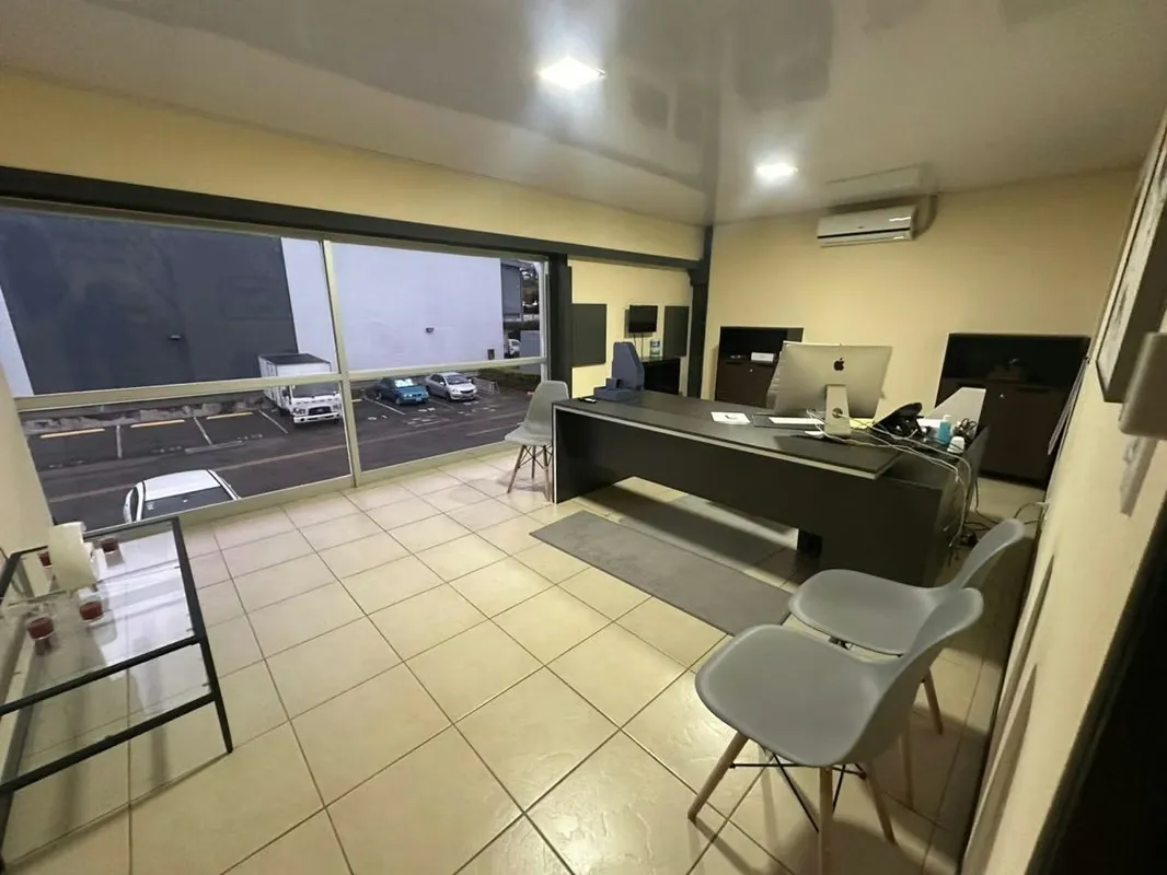 Description: Elevate your business operations in one of Costa Rica’s most prestigious commercial hubs. Located in Lindora, Santa Ana, this 450 m² property offers a strategic location ...