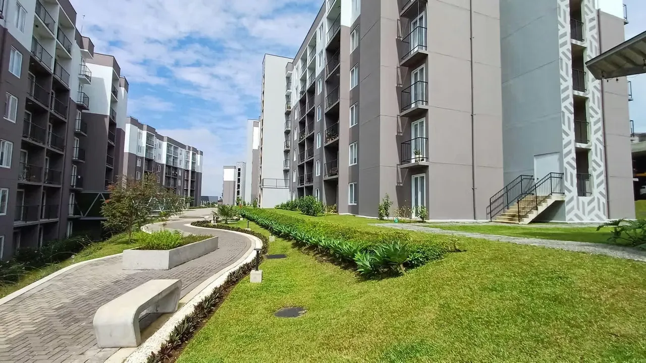Vive en un espacio moderno y funcional en el quinto piso del exclusivo Condominio Khaya, en Curridabat. Este apartamento totalmente amoblado ofrece comodidad, estilo y una ubicación ...