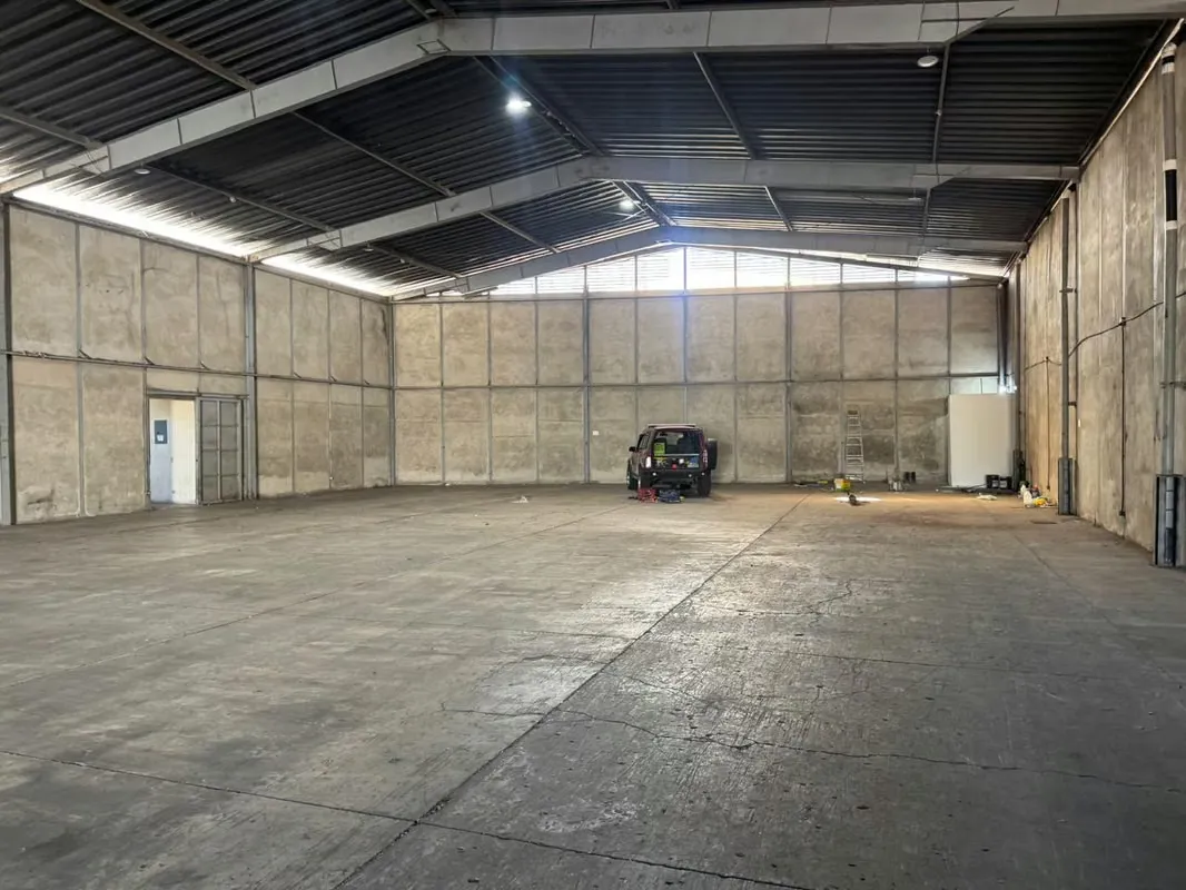 • Heights: 6.2 m to the corner and 7.5 m to the ...