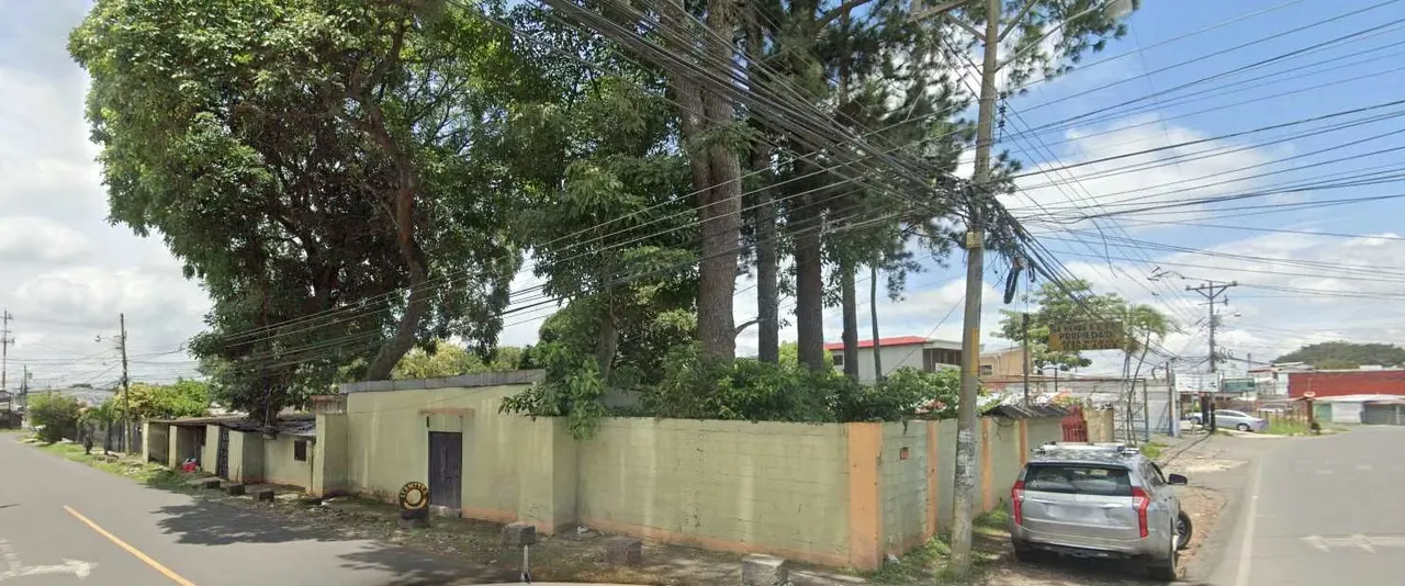Location: Barrio San José, Alajuela (near BCR)