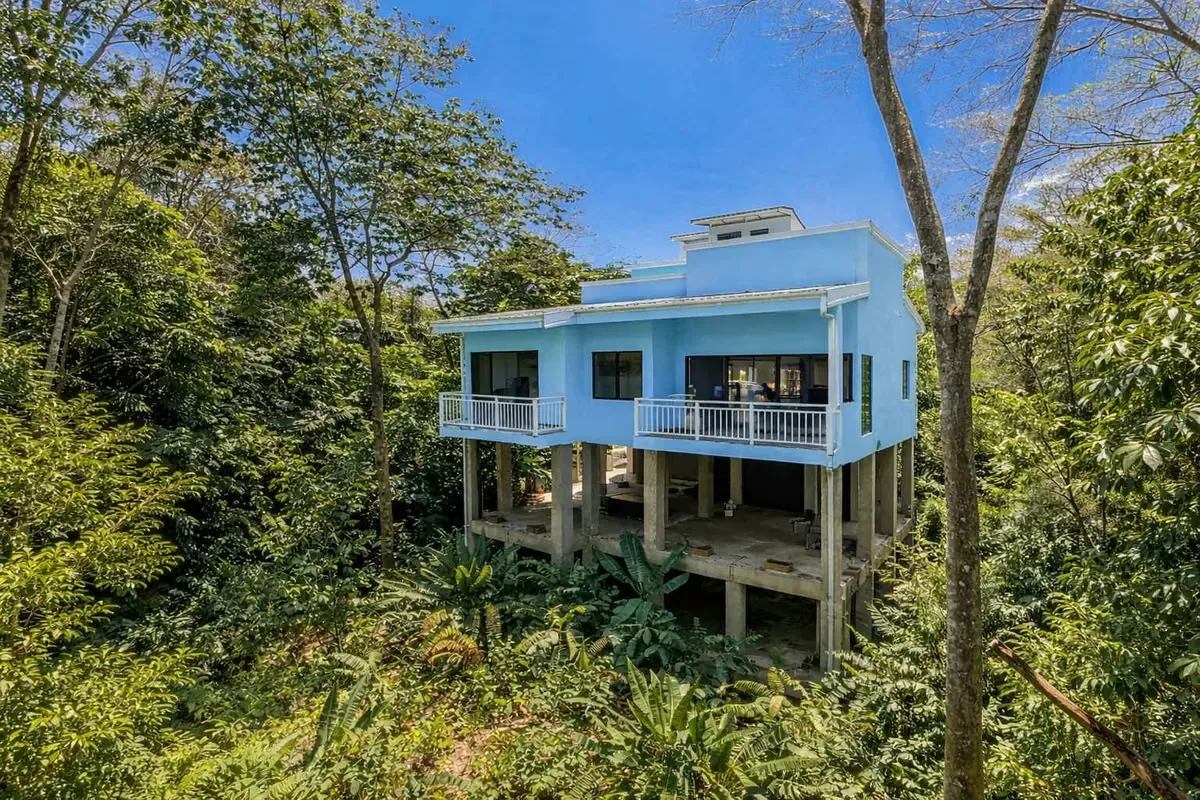 Casa de Lujo Lista para Vivir Cerca de Playa Blanca, Villa Leona