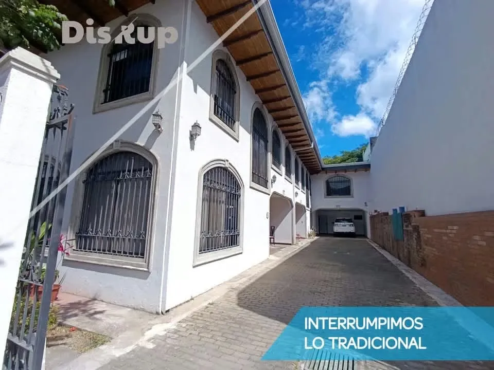 Property for sale with two apartments in Trejos Montealegre, Escazú.