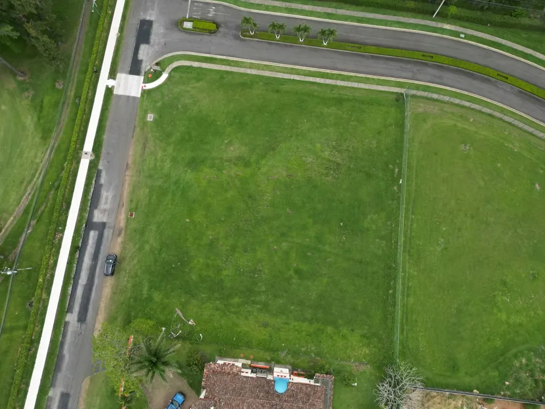 Venta de terreno en Hacienda Los Reyes